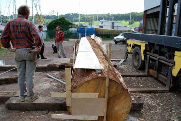 S130 - Converting the oak log for the stem and apron